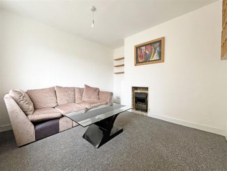 3 bedroom Semi-detached house to rent - Photo 4