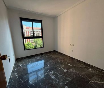 4 room luxury Apartment for rent in Valencia - Photo 6