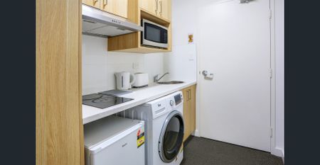 Near New Studio Apartment - Prime Location in Kingswood - Photo 5