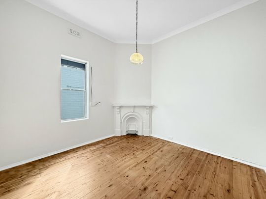Charming 3 Bedroom Home - Photo 1