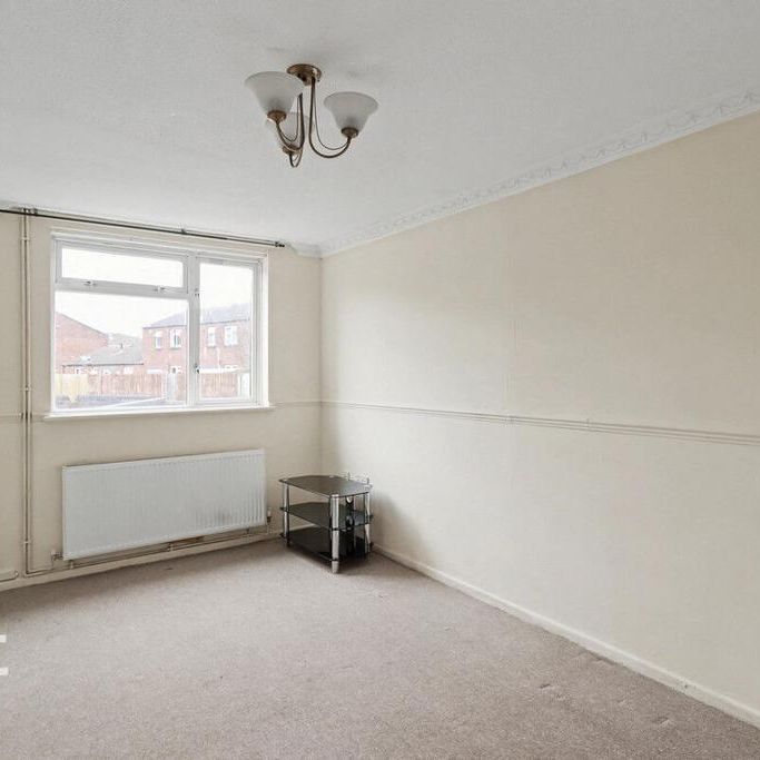 3 bedroom end of terrace house to rent - Photo 1