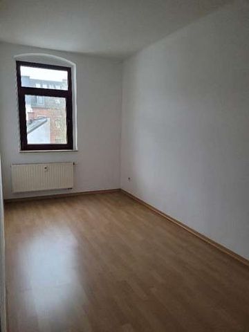 Preiswerte, zentrumsnahe 3-Raum-Wohnung mit Tageslichtbad und Balkon zu vermieten - Foto 2