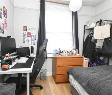 4 bedroom end of terrace house to rent - Photo 3