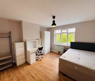 Room in a Shared House, Kingsholm Road, BS10 - Photo 4