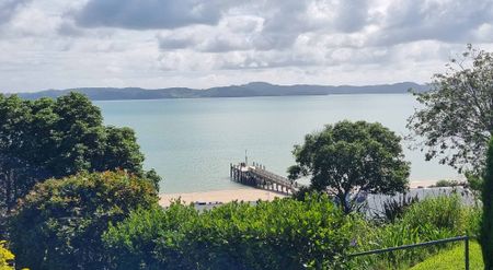 Coastal Living & Sea Views - Photo 4