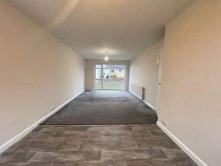 4 bedroom detached house to rent - Photo 2