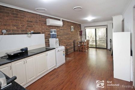 Comfort & Convenience in the Heart of Cranbourne - Photo 3