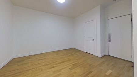 3730 Chemin Queen Mary, Montréal, QC - Photo 4