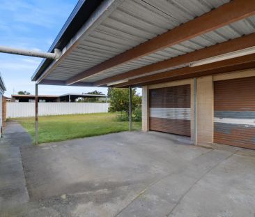 Stylishly Refreshed Family Home on a Premium Block in a Sought-Afte... - Photo 3