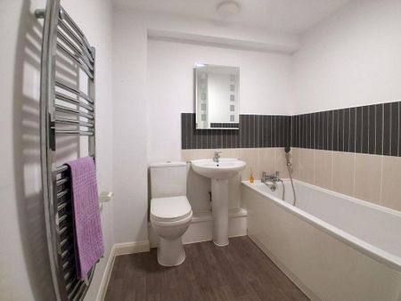 3 bedroom apartment to rent - Photo 3