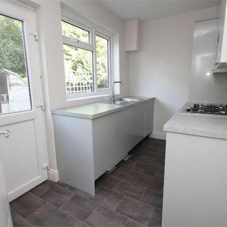 Wiltshire Avenue, Slough, SL2 - Photo 4