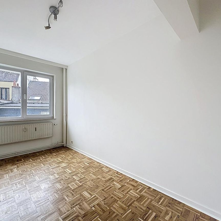 Square Ambiorix: Beautiful renovated 3-bedroom apartment - Foto 1