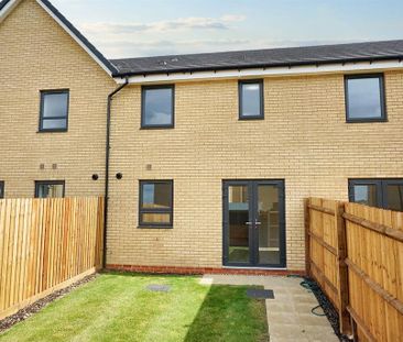 3 bedroom terraced house to rent - Photo 1