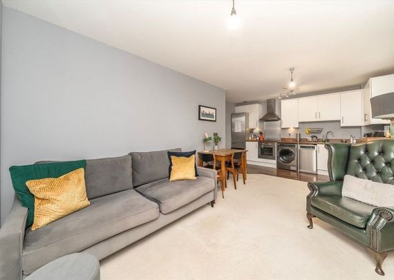 Martineau Square - Photo 1