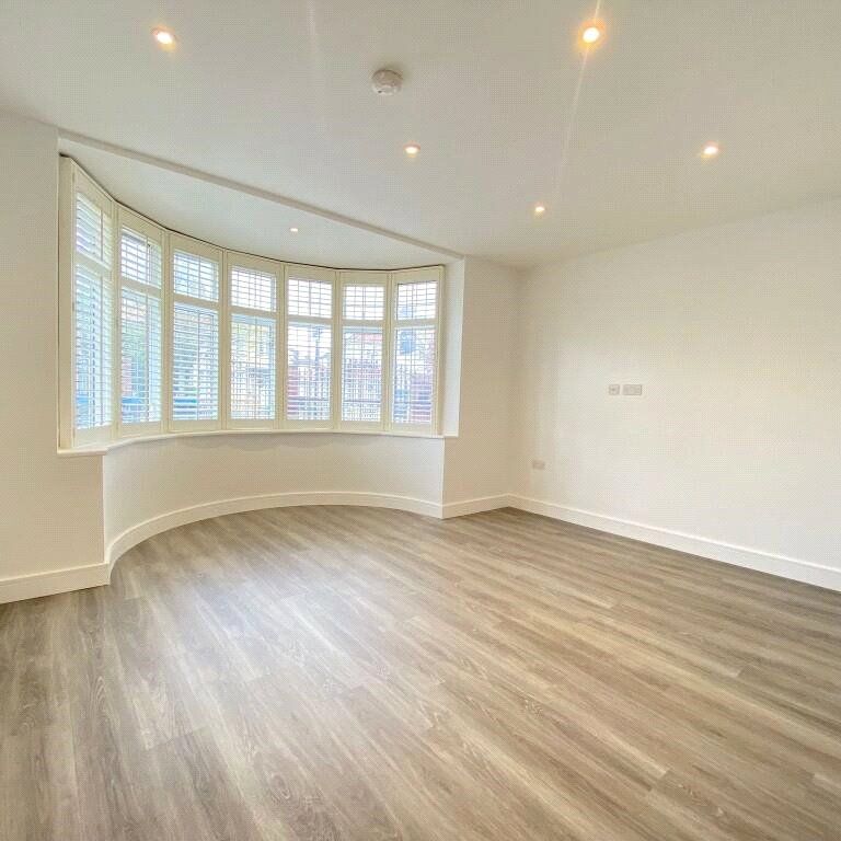 Park Avenue North, North West London, NW10, London - Photo 1