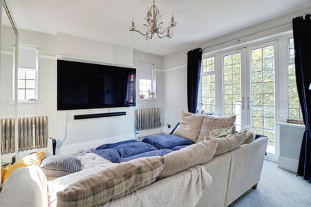 5 bedroom detached house to rent - Photo 3