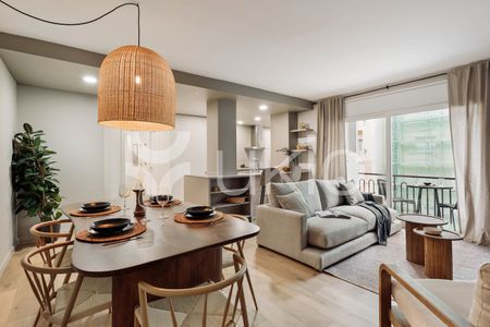 Apartamento de alquiler en Carrer de Bertrand I Serra, Sant Gervasi i la Bonanova - Photo 2