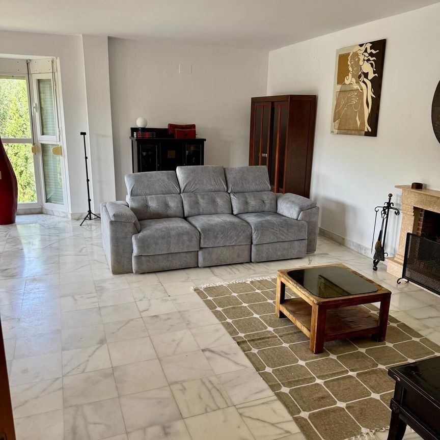 Casa en alquiler en Estepona - Photo 1