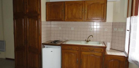 Location Appartement 1 pièce 27m² SENS 89100 - Photo 2