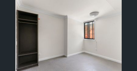 *** A Cosy One-Bedroom Unit at the Rear *** - Photo 4
