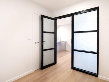 One Bedroom With a Study! - Photo 4