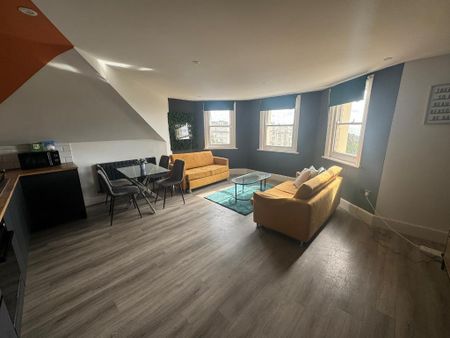 2 bedroom flat to rent - Photo 2