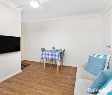FULLY FURNISHED GRANNYFLAT WITH A VIEW!! - Photo 2