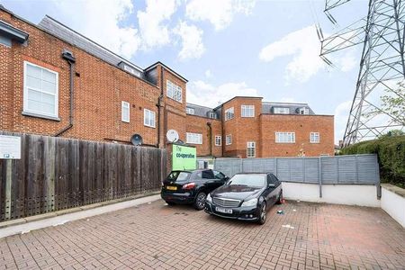 Petunia Court, New Malden, KT3 - Photo 4