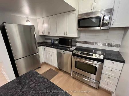 Detached Home For Lease | N8143774 - Photo 2