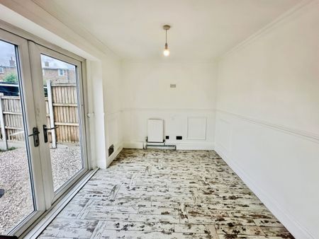 Three-Bedrooms Terraced House - Photo 4