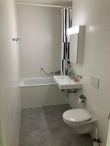 Appartement de 5 pièces et d'environ 115m2, situé au 3ème étage. - Photo 3