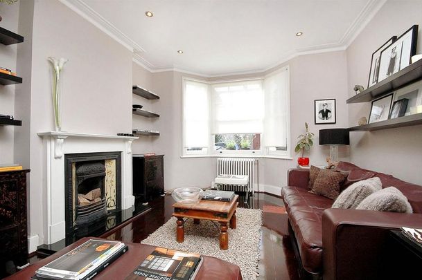 4 bedroom terraced house to rent - Photo 1
