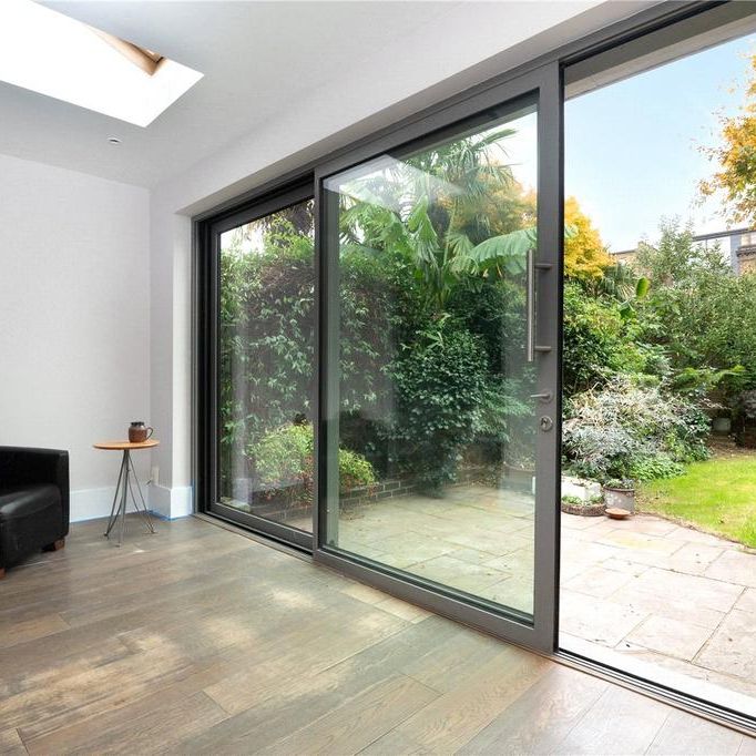 4 bedroom semi-detached house to rent - Photo 1