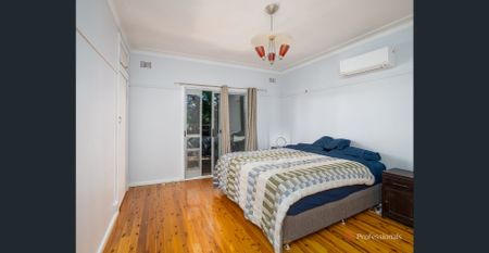 MODERN 3-BEDROOM HOME + STUDIO IN SOUGHT AFTER SOUTH HILL LOCATION - Photo 4