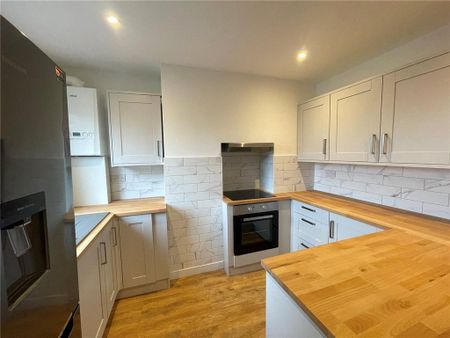 2 bedroom terraced house to rent - Photo 4