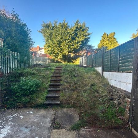 3 bedroom semi-detached house to rent - Photo 3