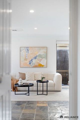 “A Peaceful Court Home with Plenty of Appeal - 4 Plymouth Ct, Craigieburn” - Photo 2