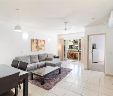 Stylish, furnished 1 bedroom apartment with pool view - Photo 1