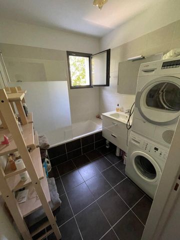 Location Appartement 3 pièces 73m² TOURNON SUR RHONE 07300 - Photo 3