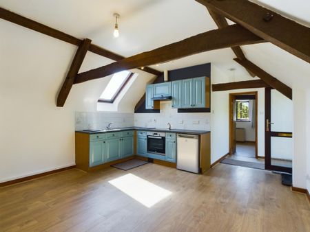 1 bedroom coach house to rent - Photo 5