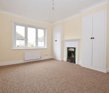 4 bedroom detached house to rent - Photo 3