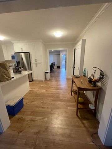 Royal Heights, Updated 4 Bedrooms/Heated Garage/RV Parking - Photo 2