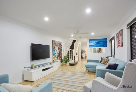 Stylish Coastal Living in a Prime Miami Location - Photo 2