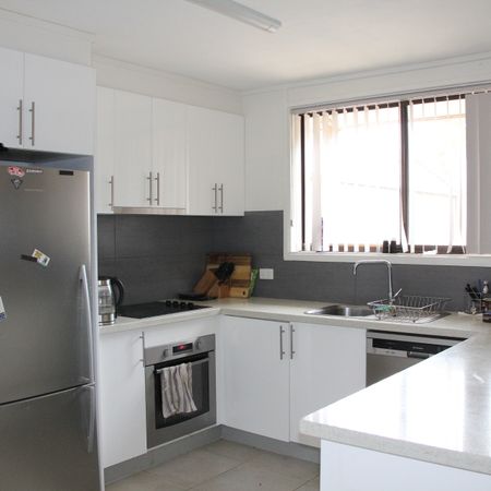 1 Simson Place, Kambah ACT 2902 - House For Rent | Domain - Photo 3