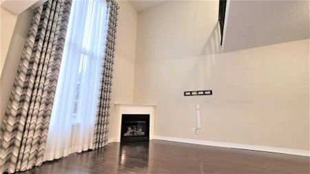 For Lease - 2495 Felhaber Crescent, Oakville, Ontario - Photo 3