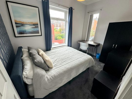 Terraced House to rent on - Photo 1