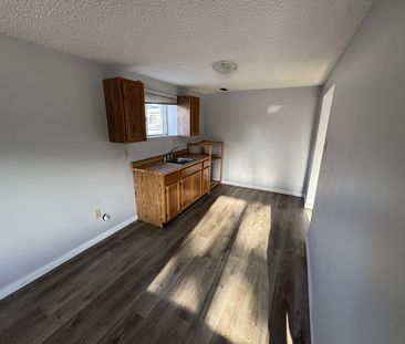 240 30 Avenue Northwest, Calgary - Photo 5