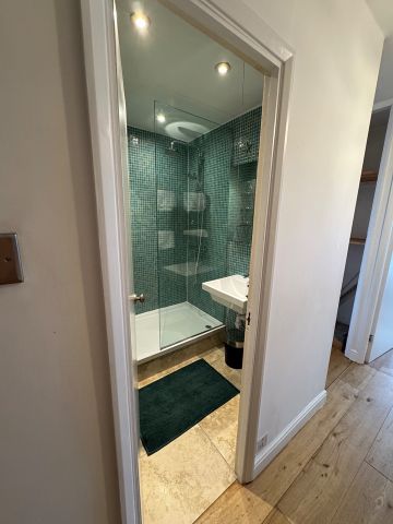 2 Bed Flat, Ethelburga Tower, SW11 - Photo 4