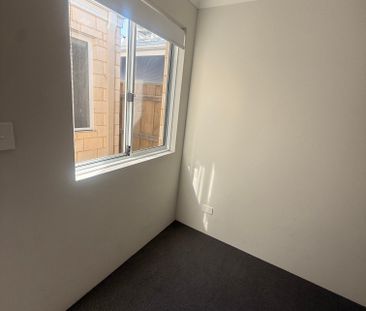 Ellenbrook - Photo 5