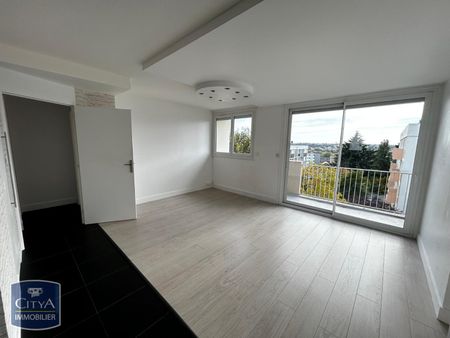 Location Appartement 4 pièces 65m² CHOLET 49300 - Photo 3